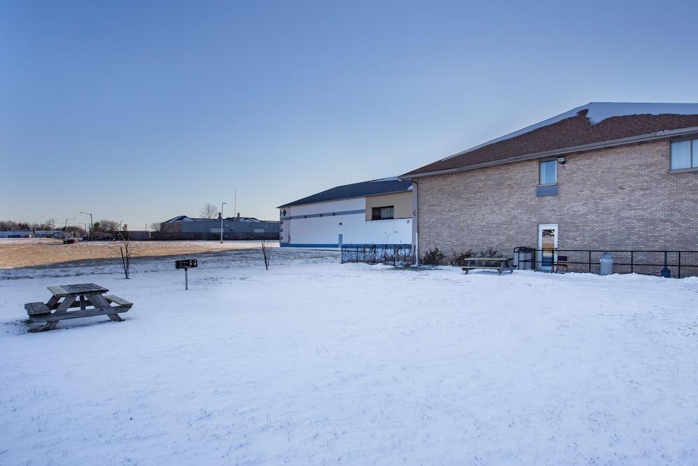 Super 8 By Wyndham Kokomo Extérieur photo