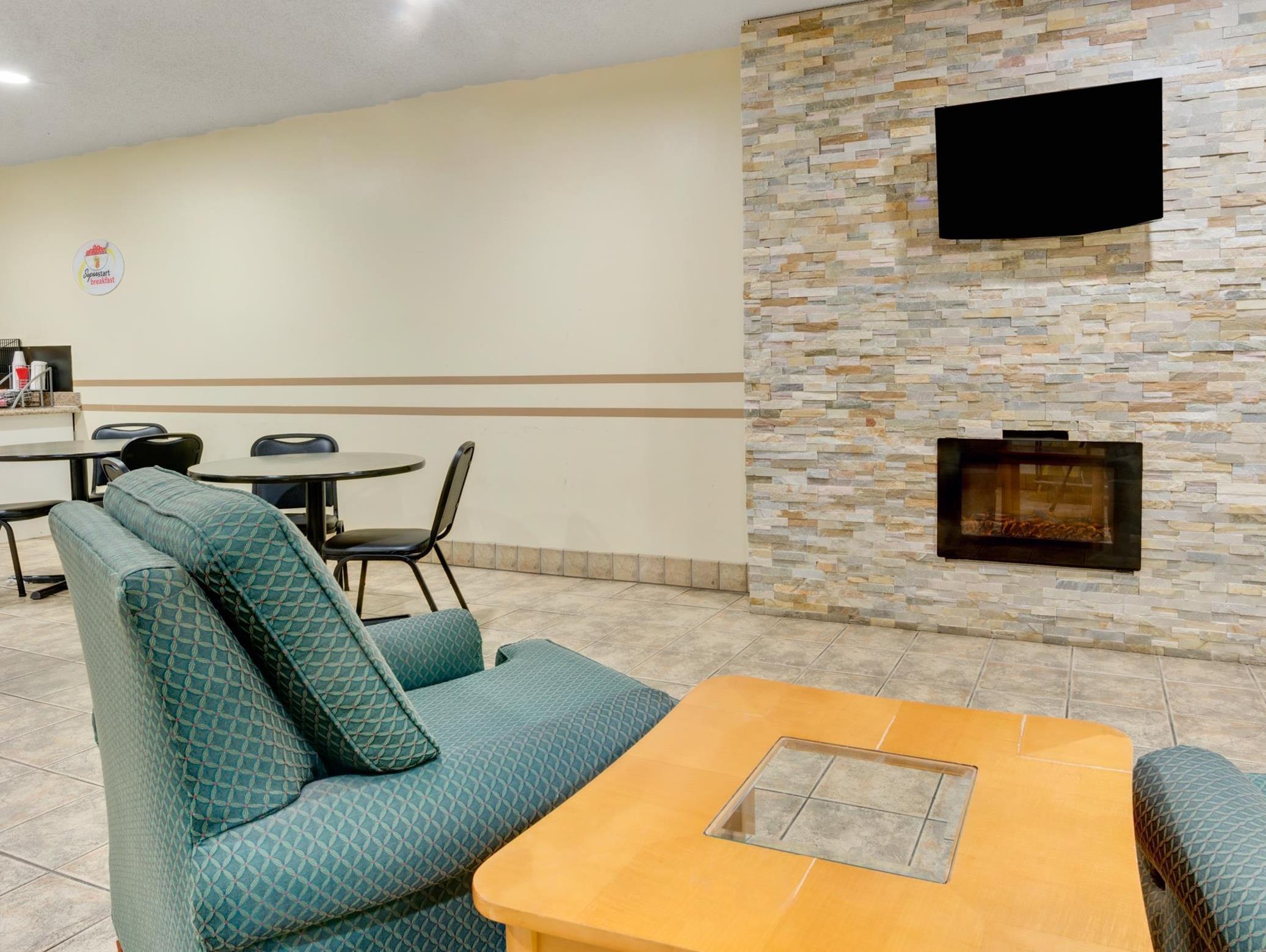 Super 8 By Wyndham Kokomo Extérieur photo